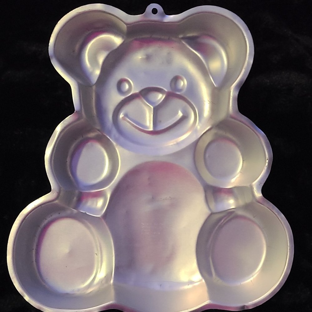 Vintage 1982 Aluminum Wilton Teddy Bear Cake Pan